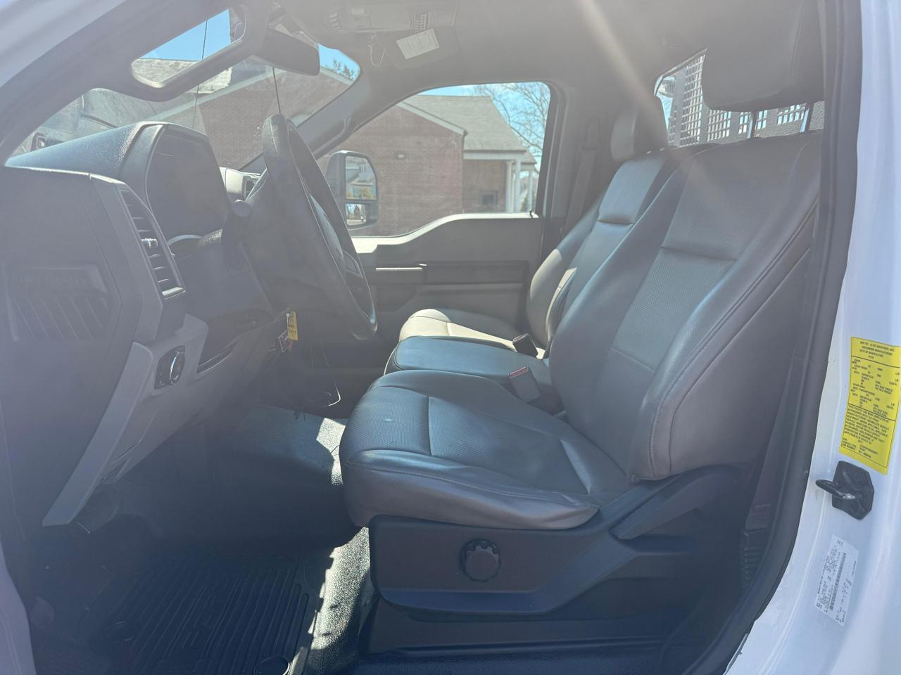 Ford F-550 Regular Cab DRW 4WD 2017