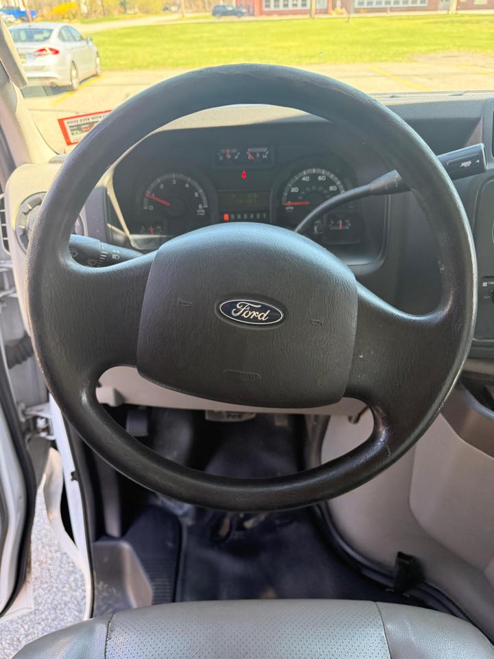 Ford Econoline E-350 Super Duty 2018