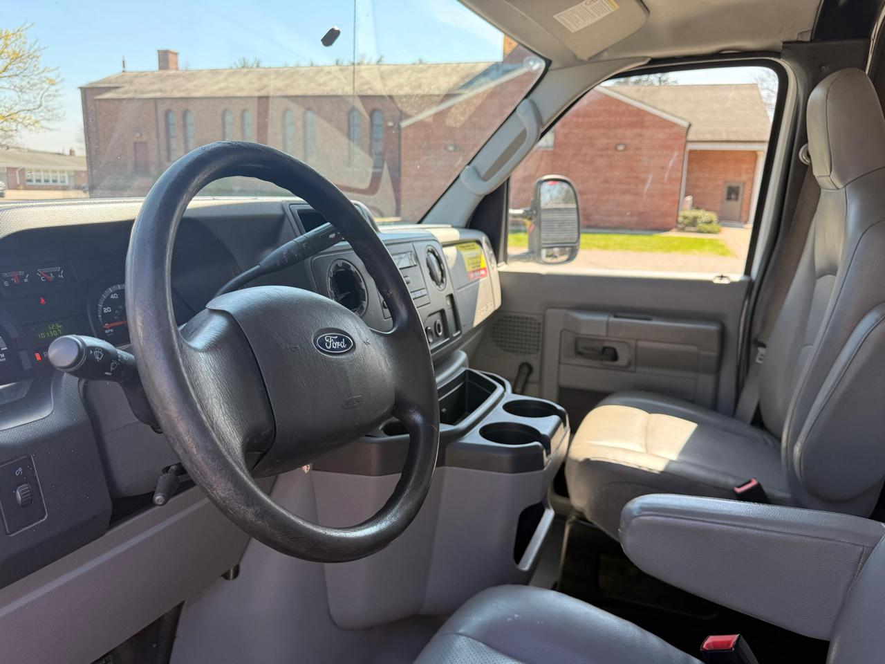 Ford Econoline E-350 Super Duty 2018