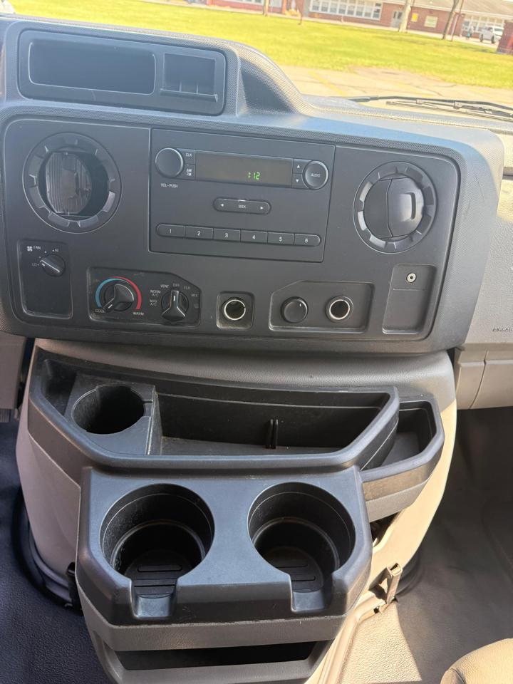 Ford Econoline E-350 Super Duty 2018