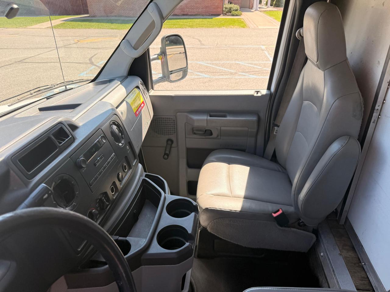 Ford Econoline E-350 Super Duty 2018