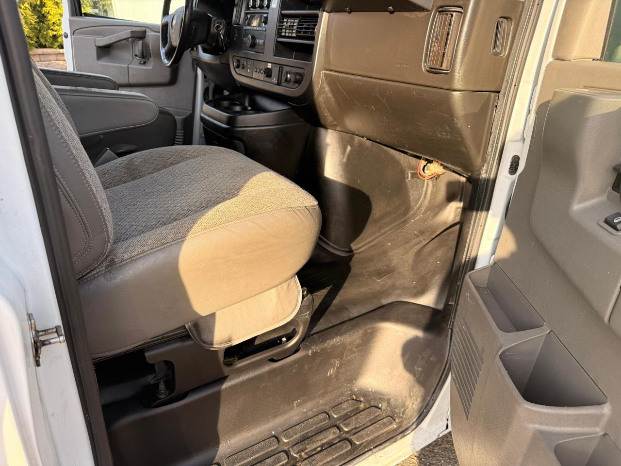 Chevrolet Express G3500 139" 2022