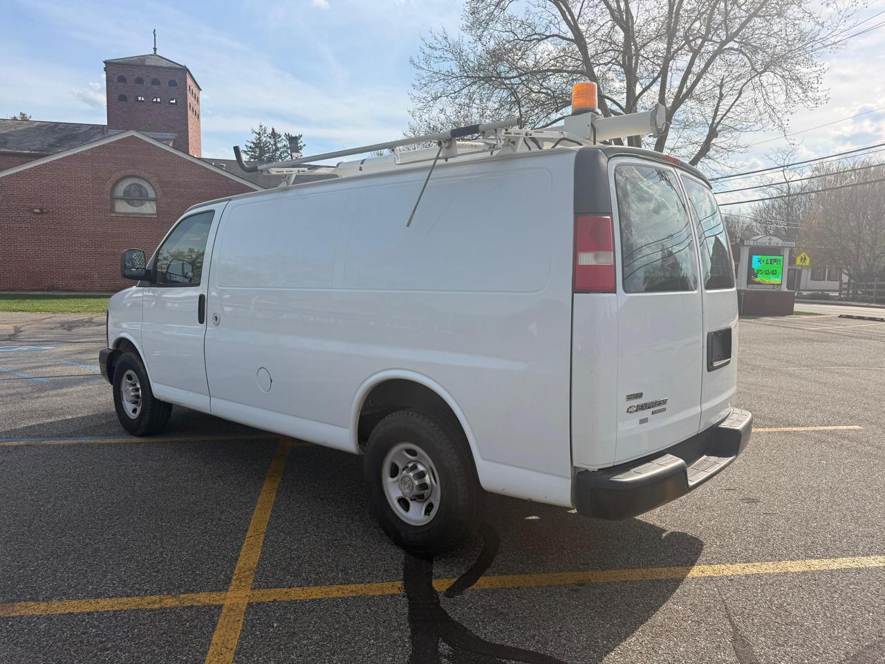 Chevrolet Express 2500 Cargo 2011