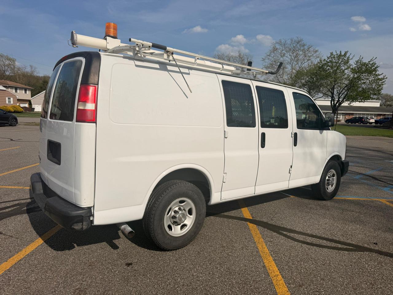 Chevrolet Express 2500 Cargo 2011