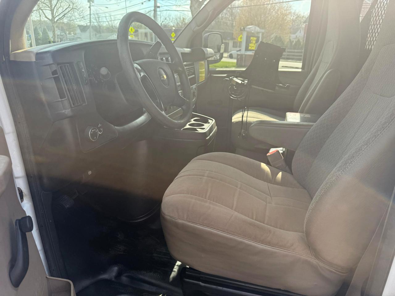 Chevrolet Express 2500 Cargo 2011