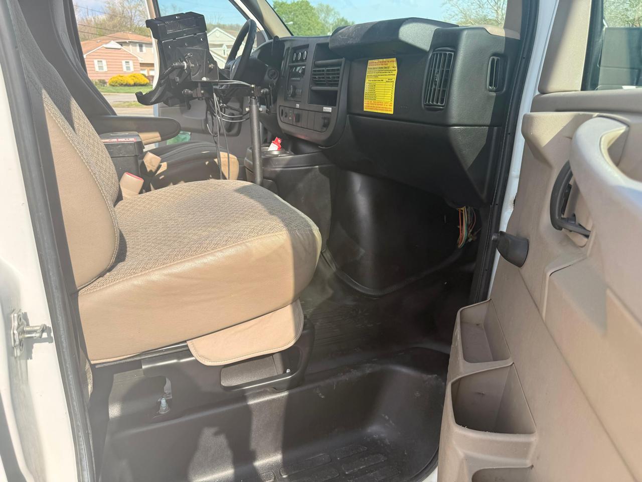 Chevrolet Express 2500 Cargo 2011