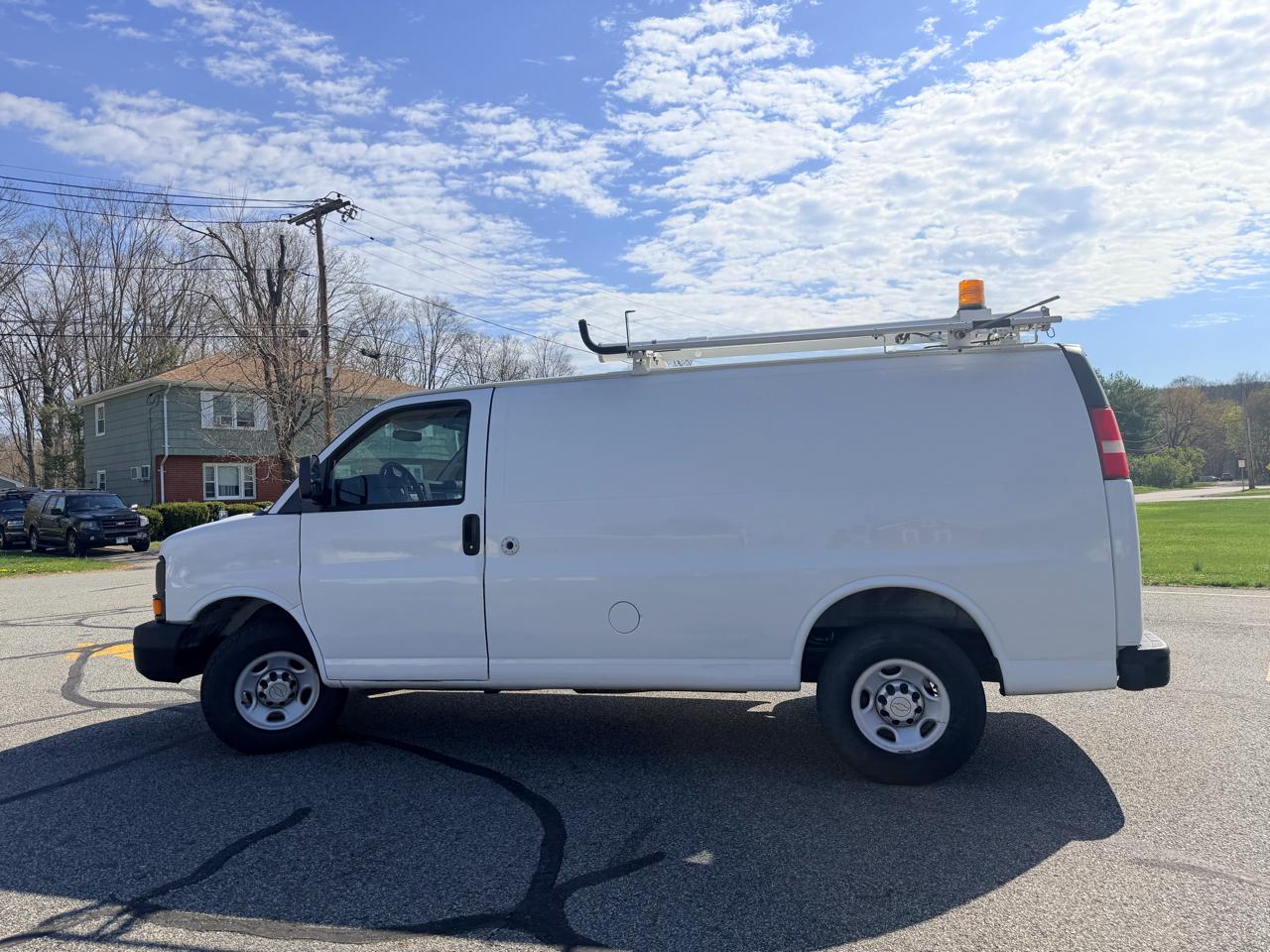 Chevrolet Express 2500 Cargo 2011