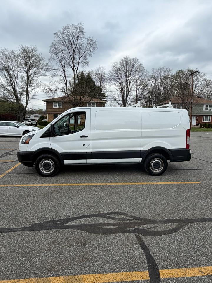 Ford Transit 250 Van Low Roof 60/40 Pass.130-in. WB 2016