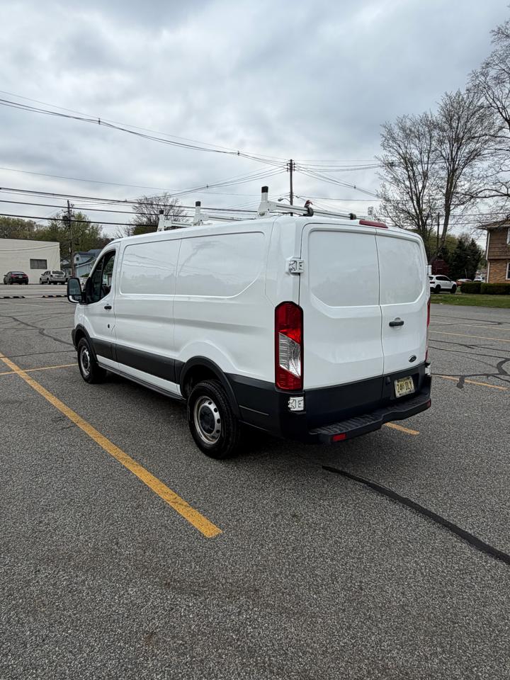 Ford Transit 250 Van Low Roof 60/40 Pass.130-in. WB 2016