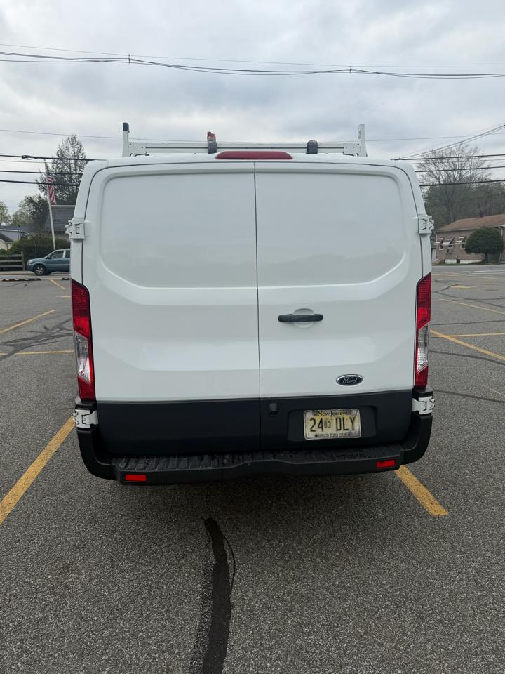 Ford Transit 250 Van Low Roof 60/40 Pass.130-in. WB 2016