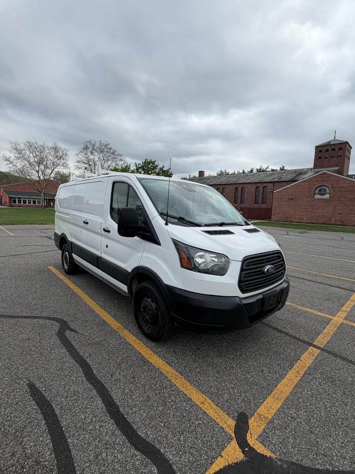 Ford Transit 250 Van Low Roof 60/40 Pass.130-in. WB 2016