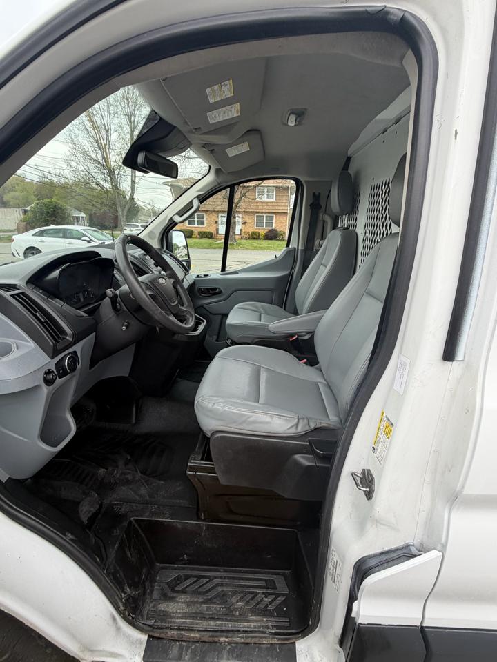 Ford Transit 250 Van Low Roof 60/40 Pass.130-in. WB 2016