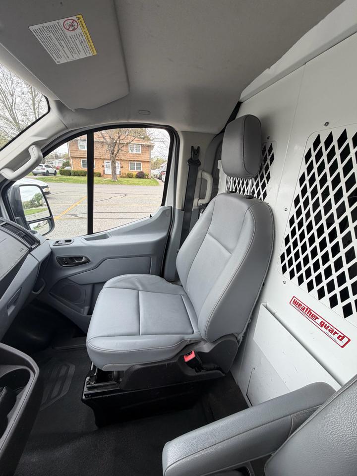 Ford Transit 250 Van Low Roof 60/40 Pass.130-in. WB 2016