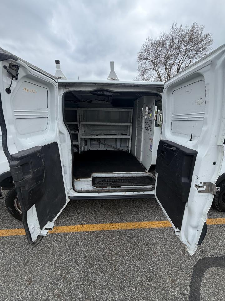 Ford Transit 250 Van Low Roof 60/40 Pass.130-in. WB 2016