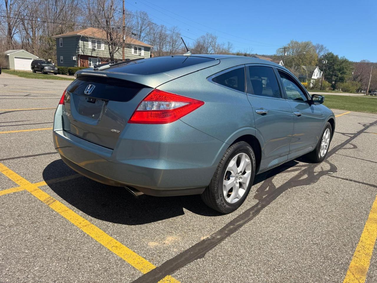 Honda Accord Crosstour EX-L 4WD 5-Spd AT 2010