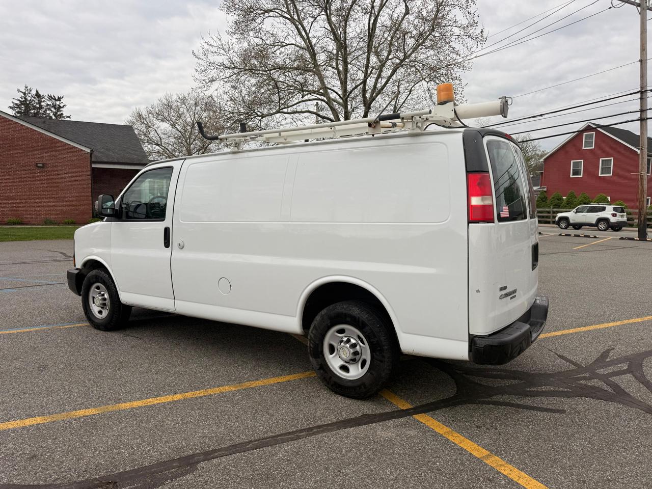 Chevrolet Express 2500 Cargo 2011