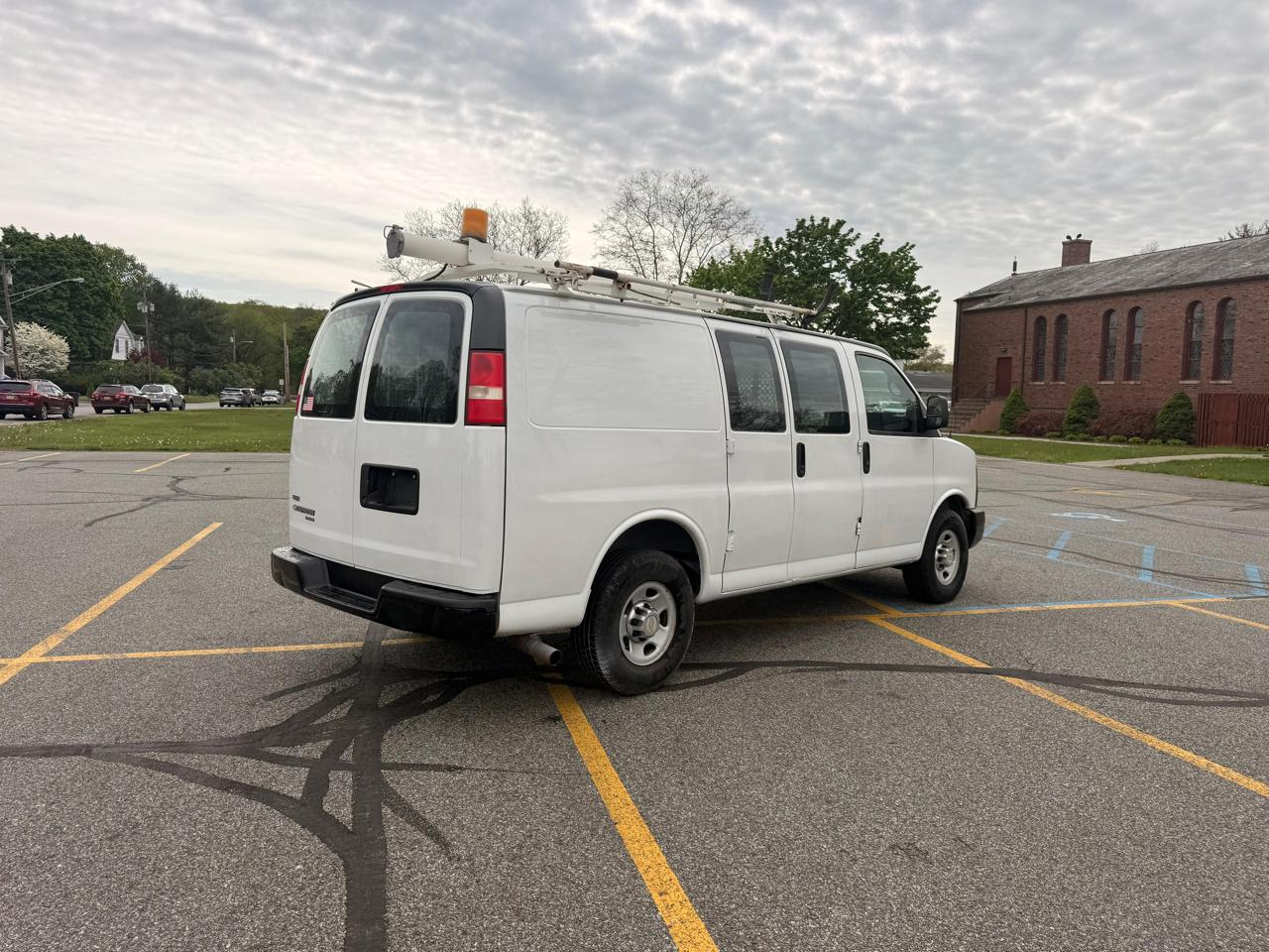 Chevrolet Express 2500 Cargo 2011