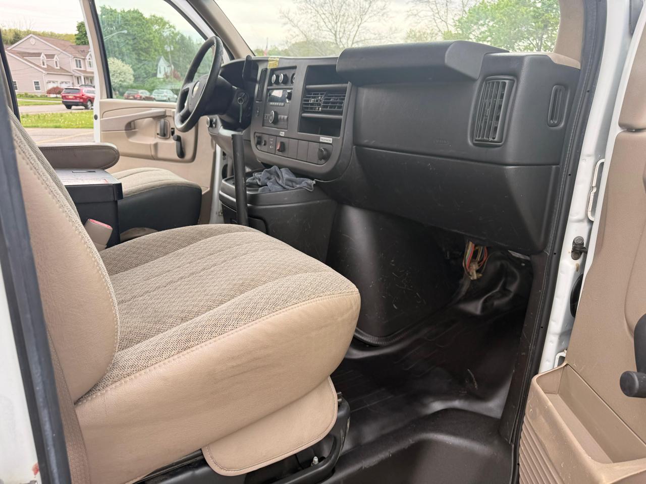 Chevrolet Express 2500 Cargo 2011