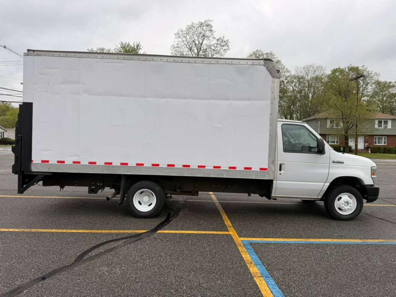 Ford Econoline E-350 Super Duty 2018