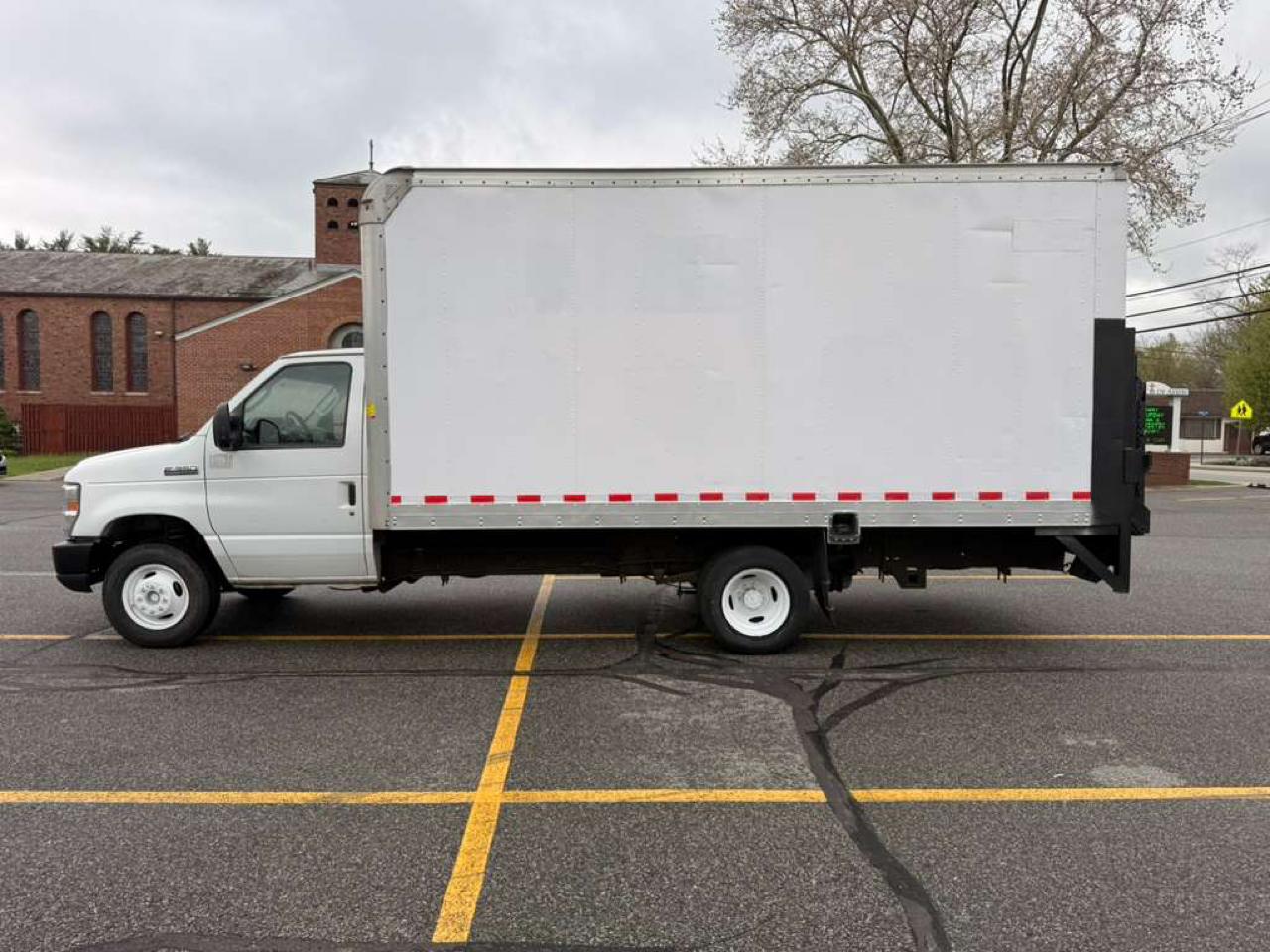 Ford Econoline E-350 Super Duty 2018