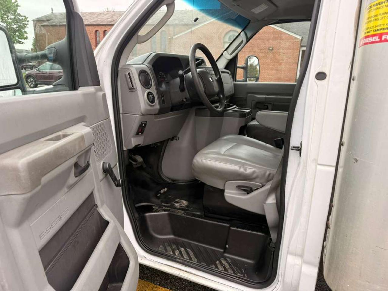Ford Econoline E-350 Super Duty 2018