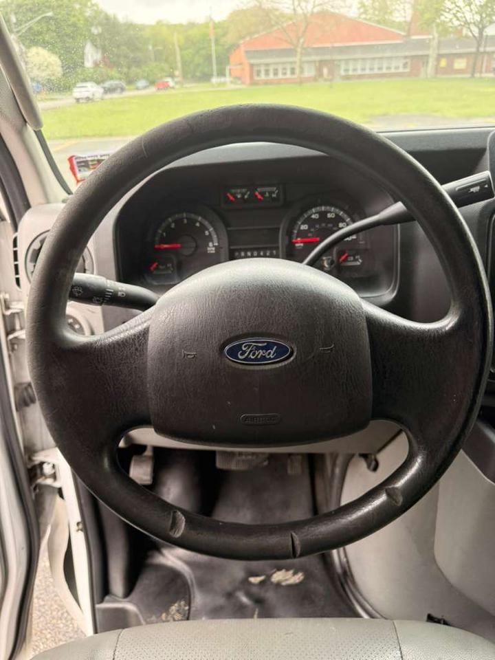 Ford Econoline E-350 Super Duty 2018