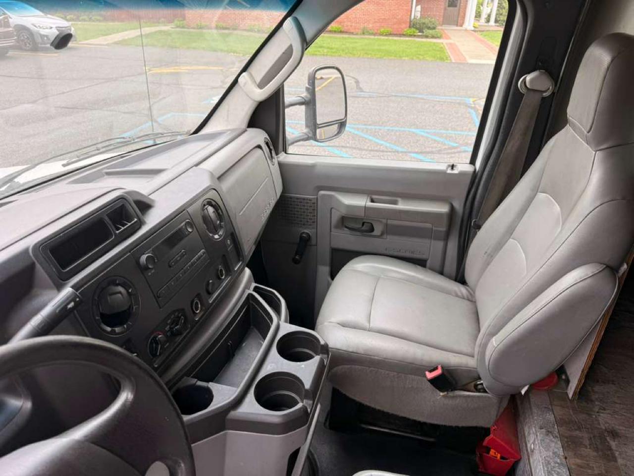 Ford Econoline E-350 Super Duty 2018