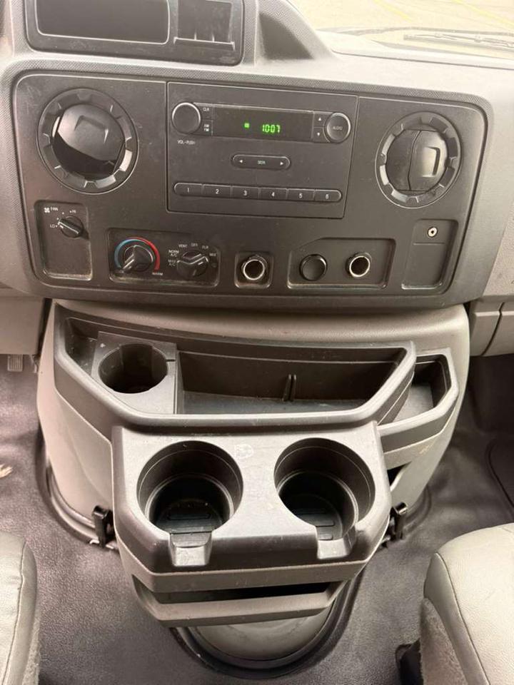 Ford Econoline E-350 Super Duty 2018