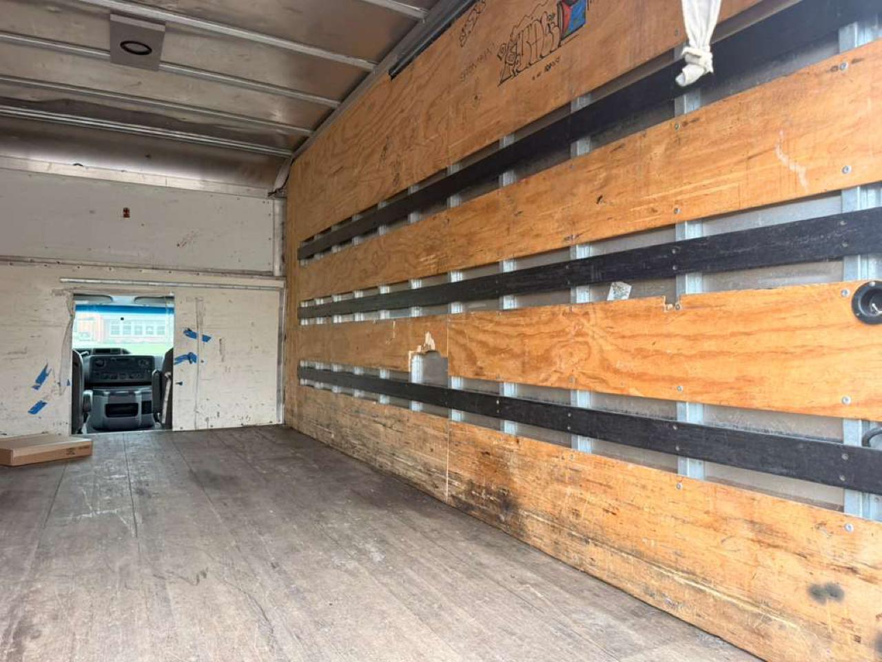 Ford Econoline E-350 Super Duty 2018