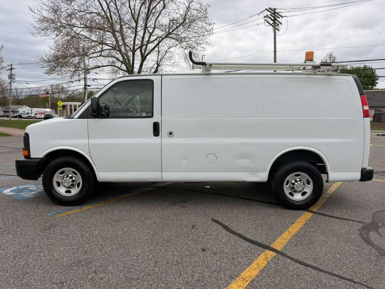 Chevrolet Express 2500 Cargo 2011