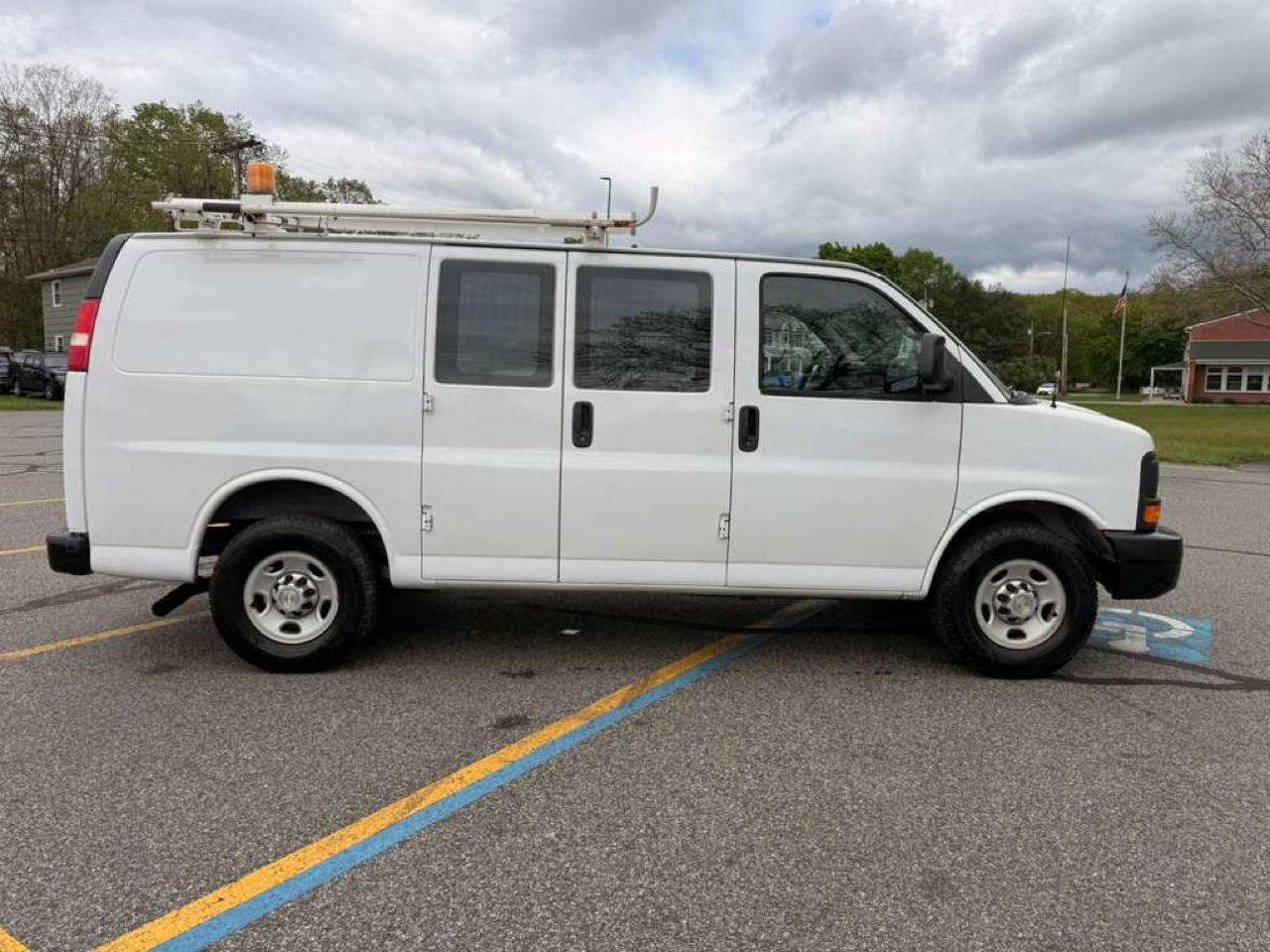 Chevrolet Express 2500 Cargo 2011