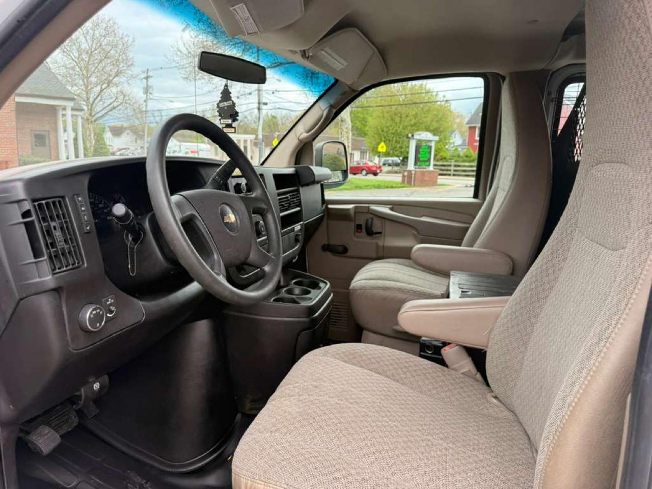 Chevrolet Express 2500 Cargo 2011