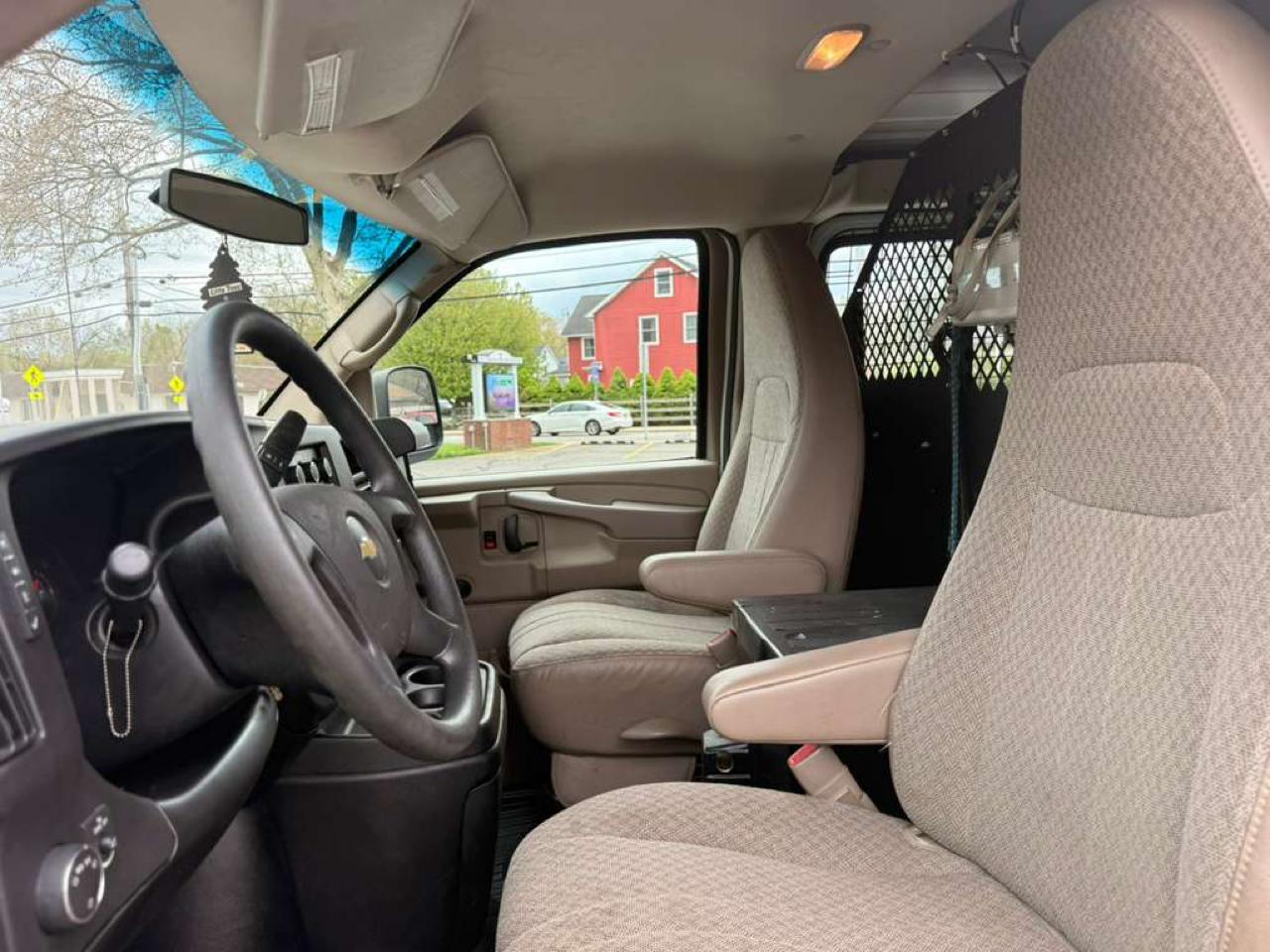 Chevrolet Express 2500 Cargo 2011