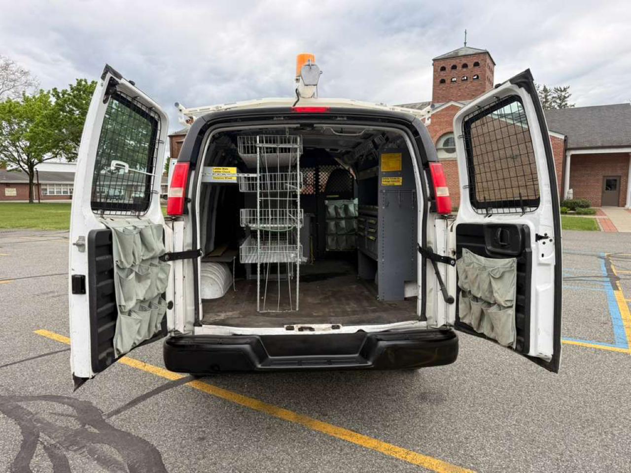 Chevrolet Express 2500 Cargo 2011