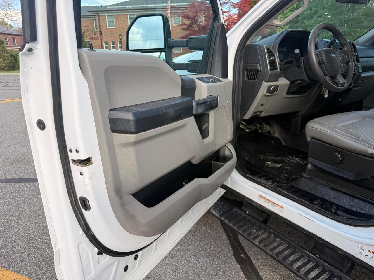 Ford F-550 Crew Cab DRW 4WD 2021