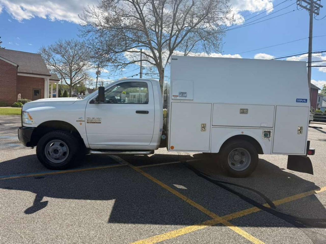 RAM 3500 Regular Cab 2WD SWB DRW 2016