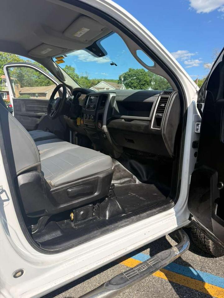 RAM 3500 Regular Cab 2WD SWB DRW 2016