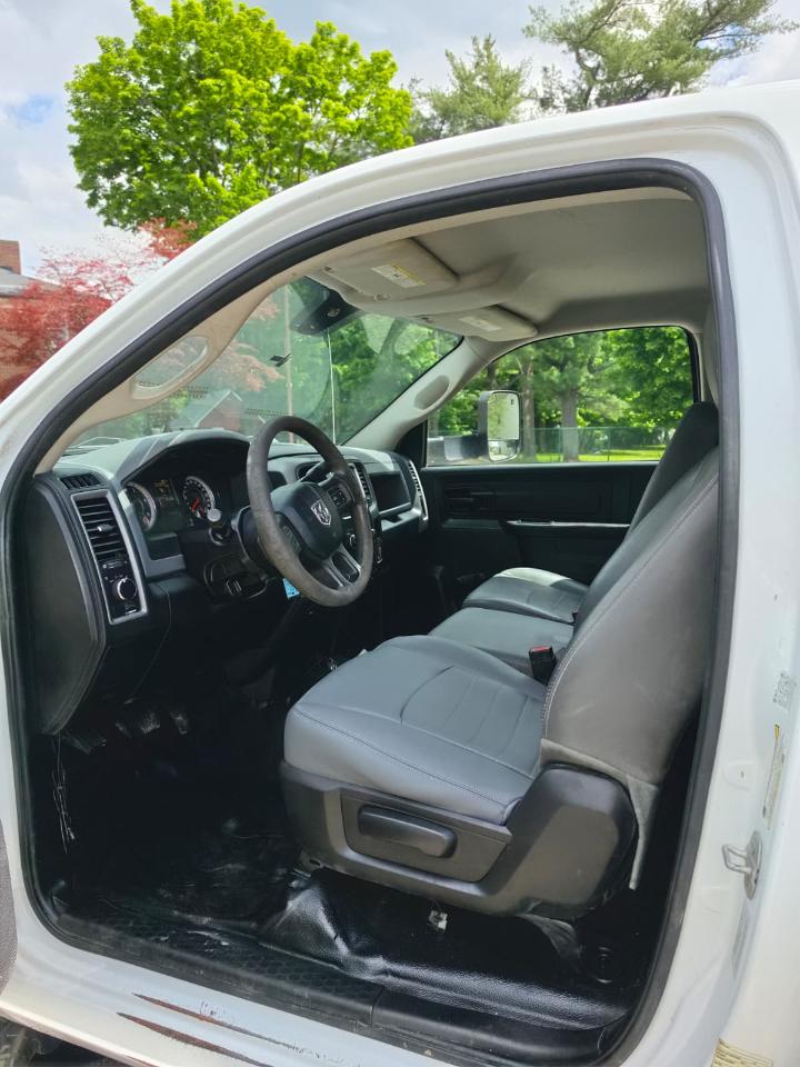 RAM 3500 Regular Cab 2WD SWB DRW 2016