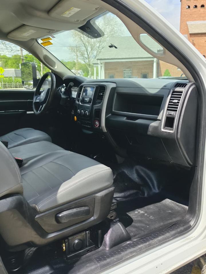 RAM 3500 Regular Cab 2WD SWB DRW 2016