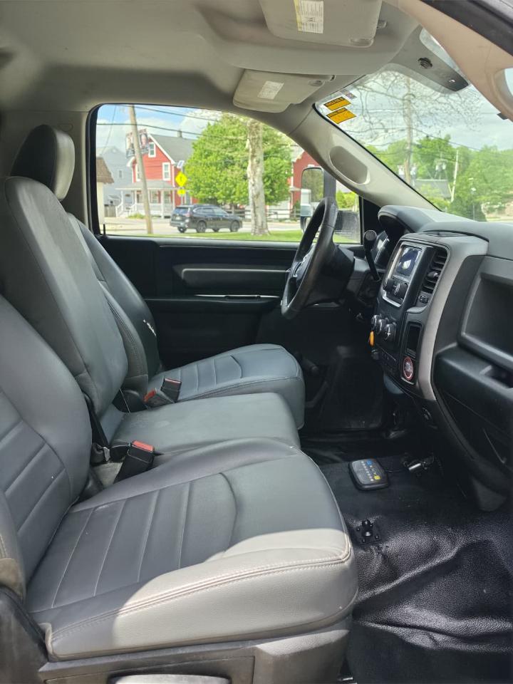 RAM 3500 Regular Cab 2WD SWB DRW 2016