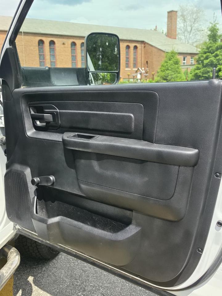 RAM 3500 Regular Cab 2WD SWB DRW 2016