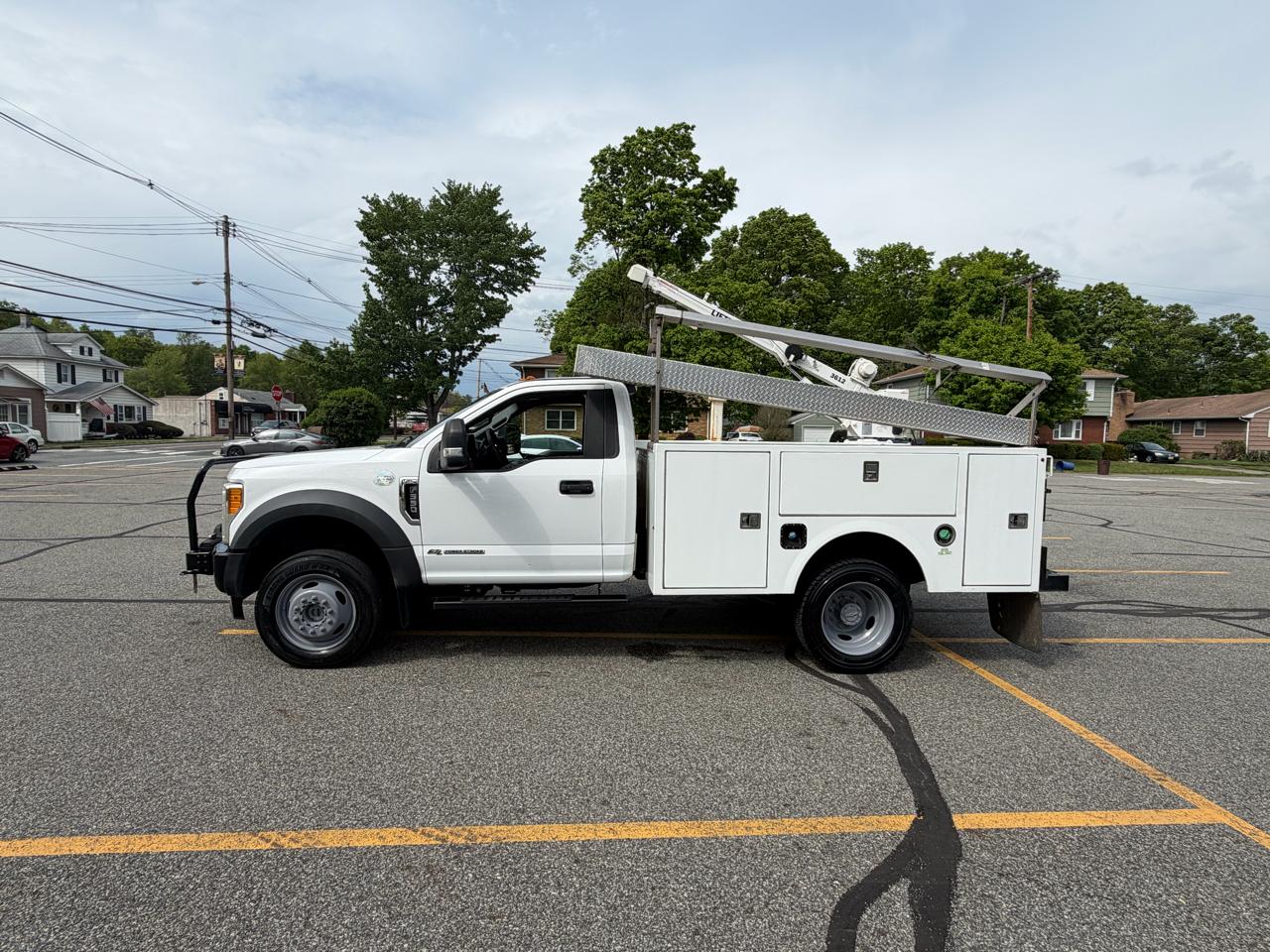 Ford F-550 Regular Cab DRW 4WD 2017