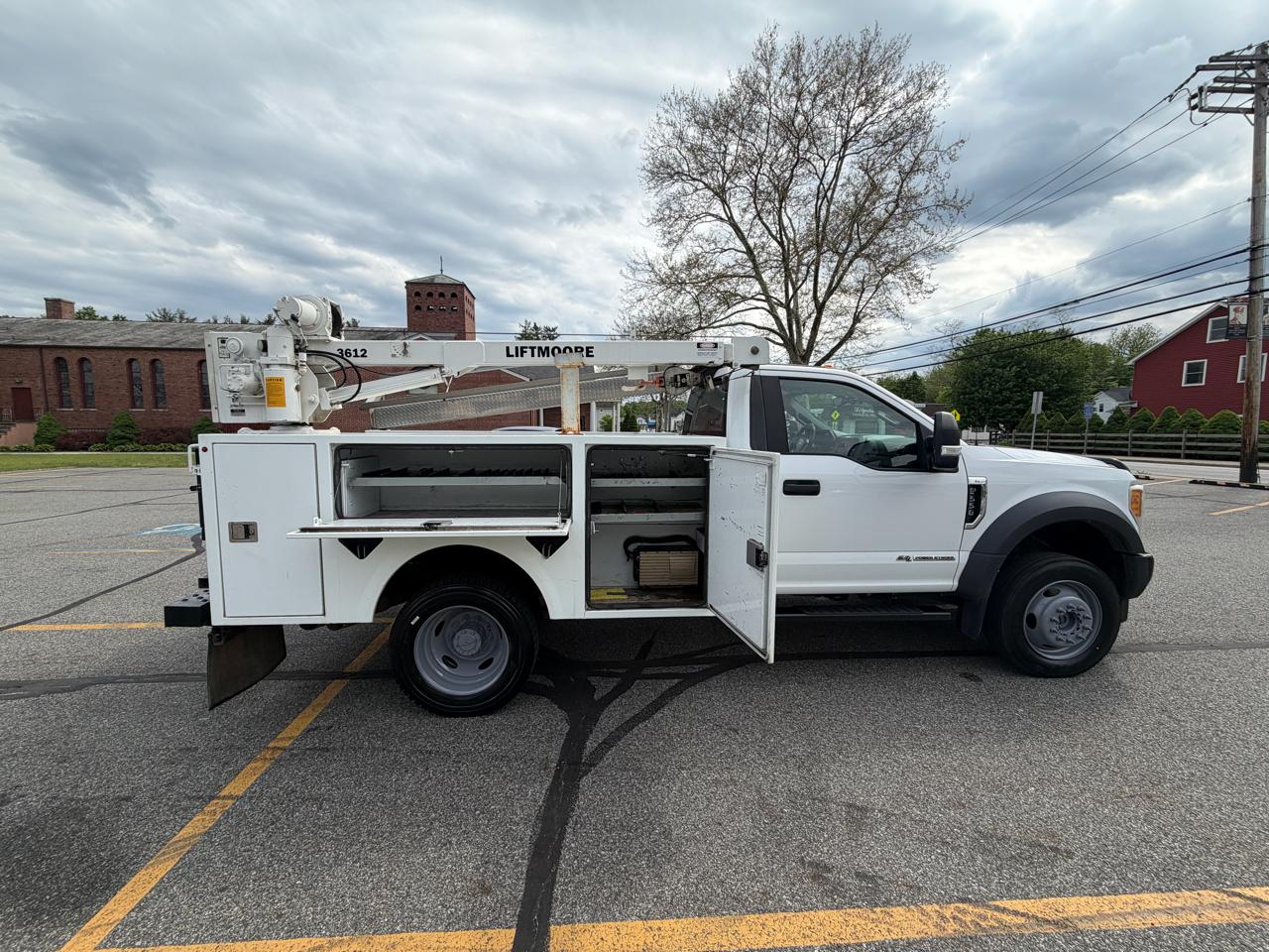 Ford F-550 Regular Cab DRW 4WD 2017