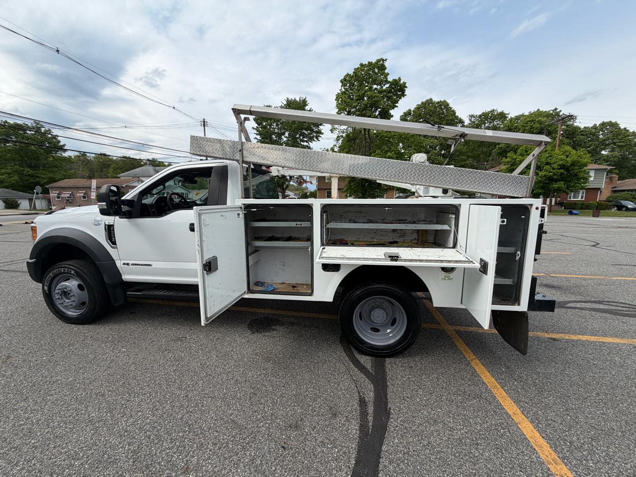 Ford F-550 Regular Cab DRW 4WD 2017