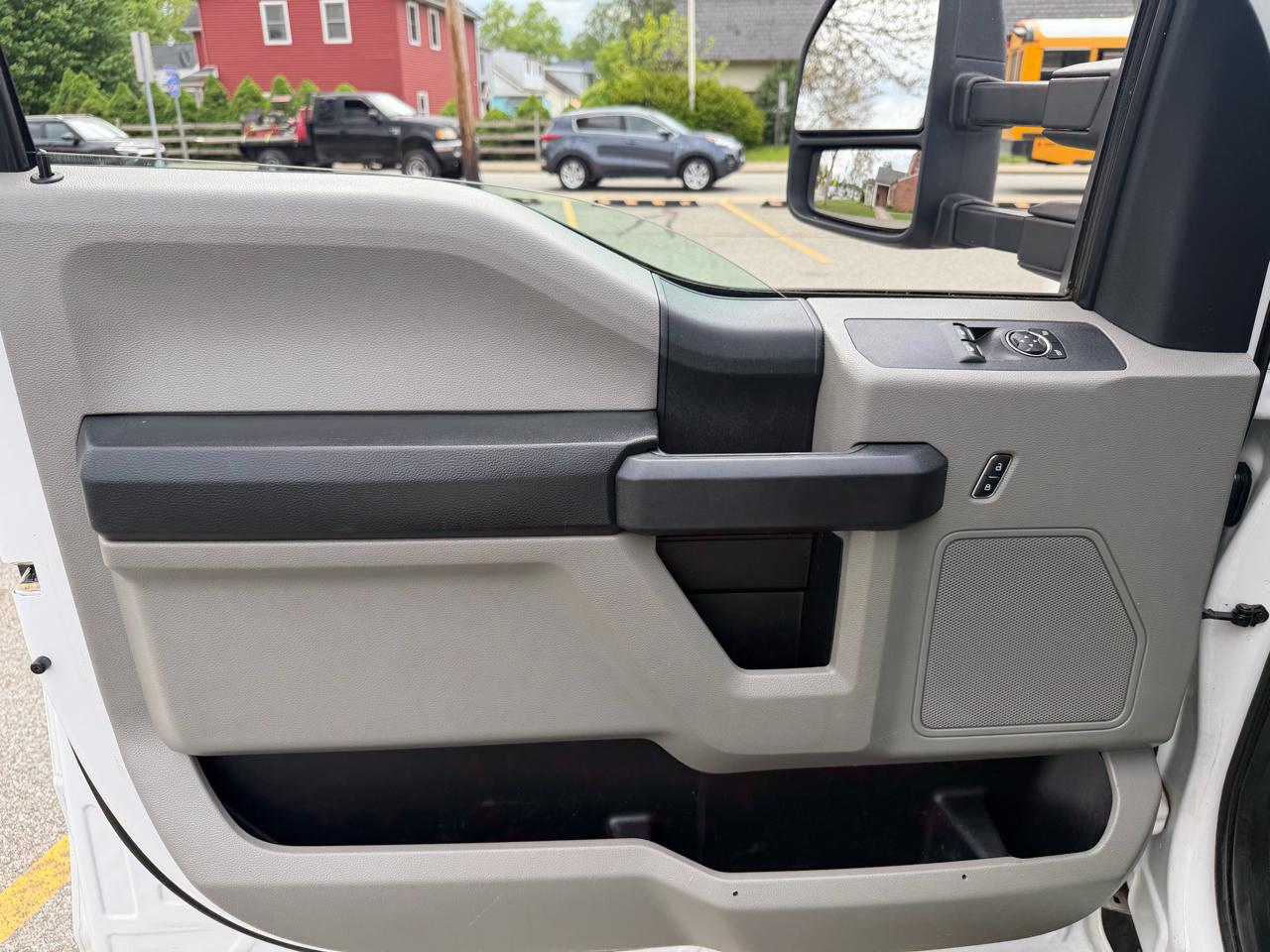 Ford F-550 Regular Cab DRW 4WD 2017