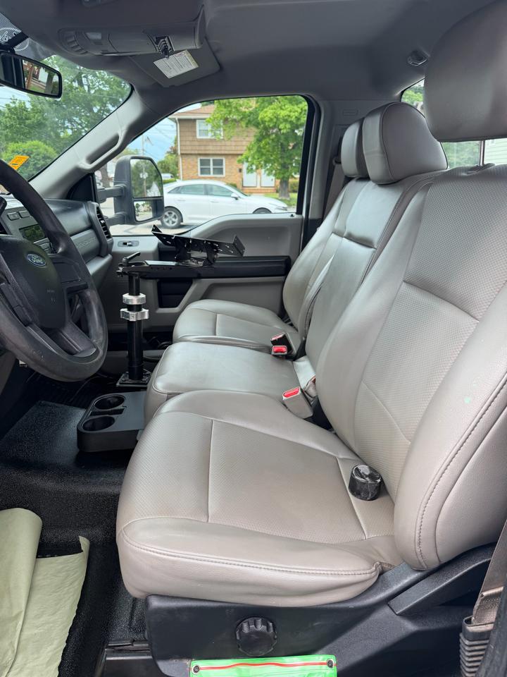 Ford F-550 Regular Cab DRW 4WD 2017