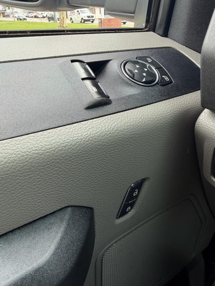 Ford F-550 Regular Cab DRW 4WD 2017
