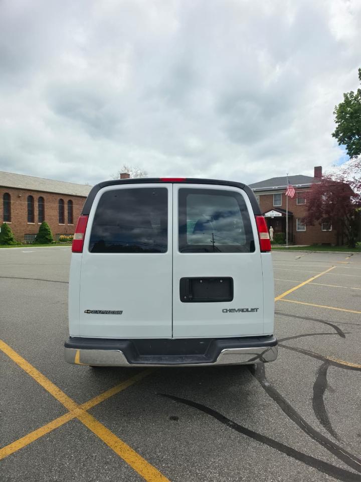 Chevrolet Express LT 3500 2015