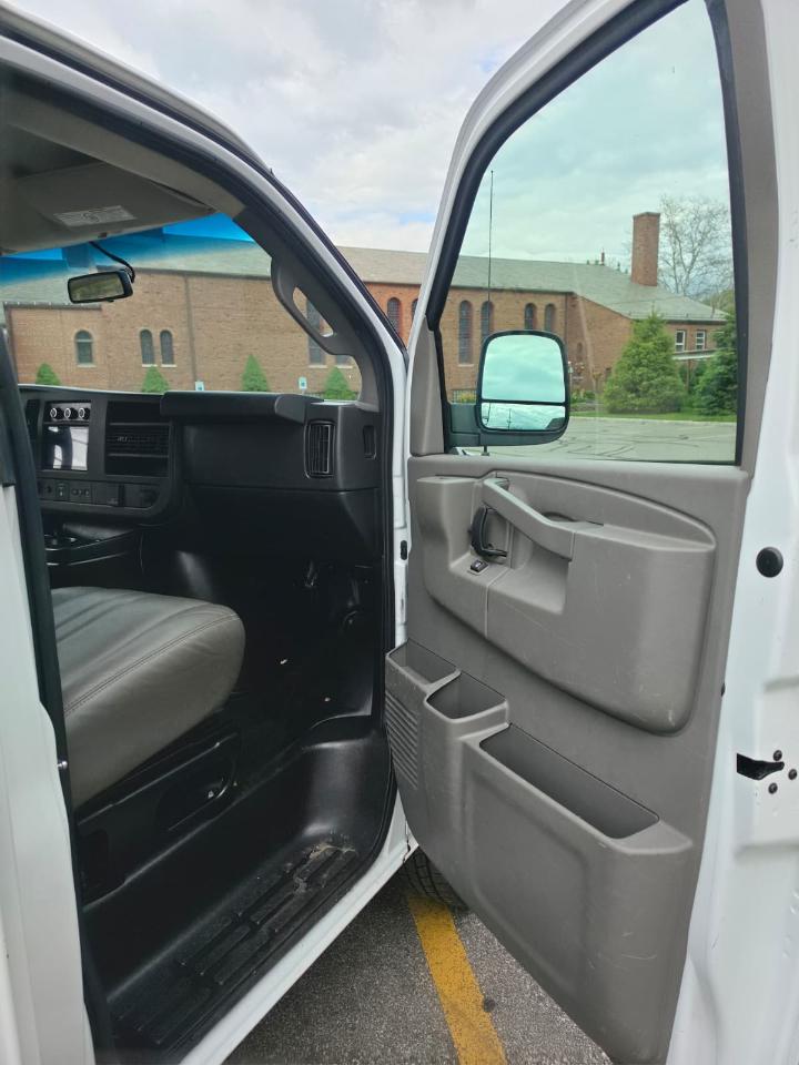 Chevrolet Express G3500 139" 2020