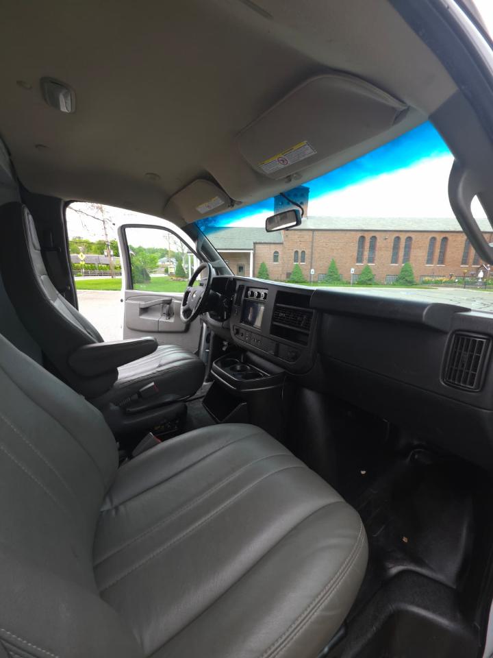 Chevrolet Express G3500 139" 2020